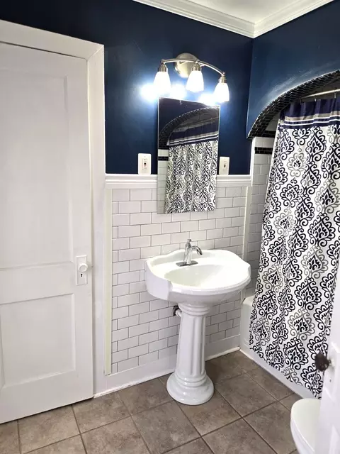 Bath - 1134 Ruby St, Belvidere, IL 61008 photo 2 of 2