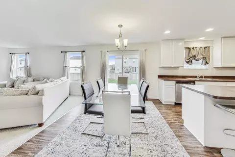 921 Sharp Dr, Plano, IL 60545 photo 9
