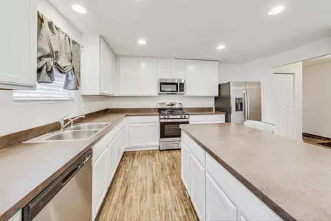 921 Sharp Dr, Plano, IL 60545 photo 13