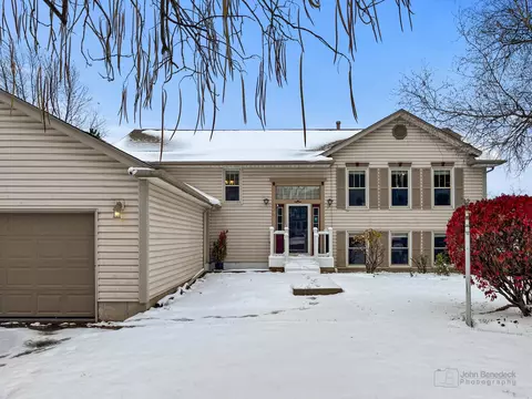 109 Crystal Lake Rd, Lake In The Hills, IL 60156