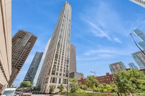 451 E Grand Ave #4704, Chicago, IL 60611