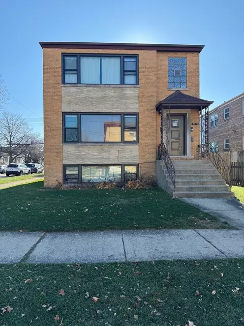7527 W Fullerton Ave, Elmwood Park, IL 60707