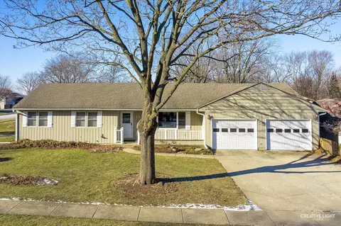 195 Mccannon St, Sugar Grove, IL 60554