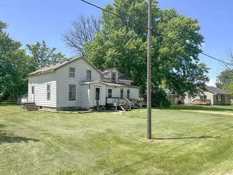 206 S 4th St, Malta, IL 60150