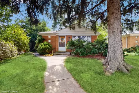 5131 Davis St, Skokie, IL 60077