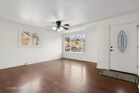 Living - 601 Long Rd, Glenview, IL 60025 photo 1 of 5