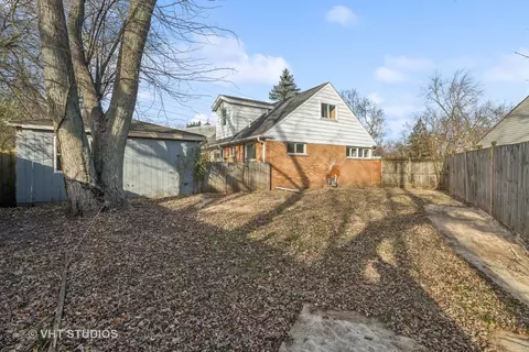 Exterior - 601 Long Rd, Glenview, IL 60025 photo 3 of 3