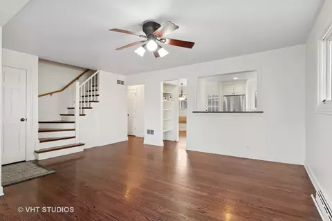 Living - 601 Long Rd, Glenview, IL 60025 photo 3 of 5