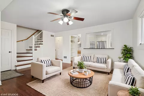 Living - 601 Long Rd, Glenview, IL 60025 photo 4 of 5