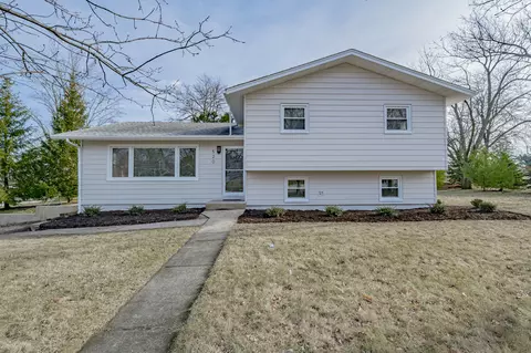 520 Bluebell Ct, Lisle, IL 60532
