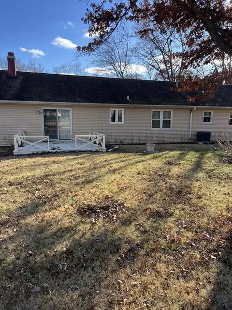 2738 Deer Path Trl, Freeport, IL 61032 photo 3