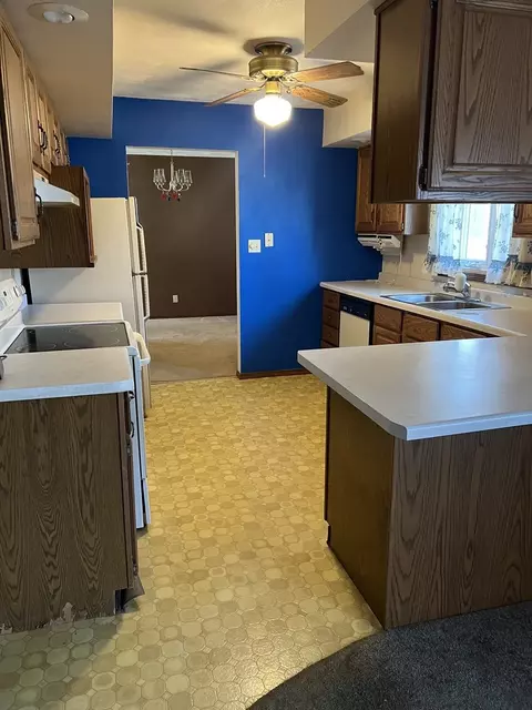 2738 Deer Path Trl, Freeport, IL 61032 photo 13