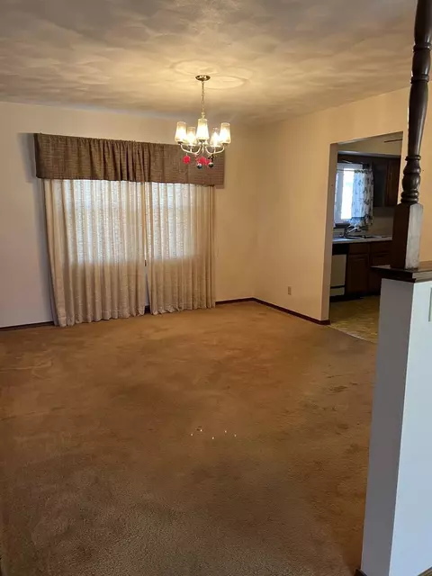 2738 Deer Path Trl, Freeport, IL 61032 photo 9