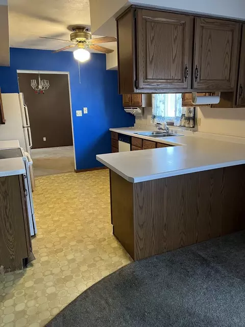 2738 Deer Path Trl, Freeport, IL 61032 photo 12