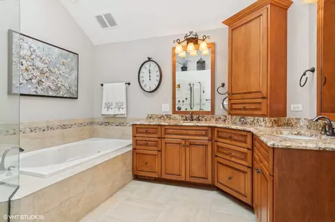 2708 Fox River Ln, Naperville, IL 60565 photo 15