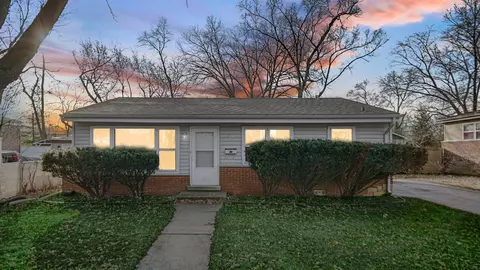 284 Holbrook Rd, Chicago Heights, IL 60411
