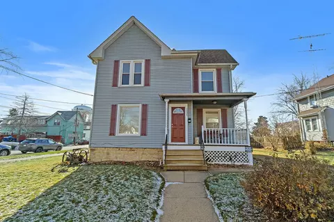 1026 State St, Dekalb, IL 60115