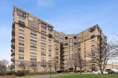 3535 Patten Rd #6G, Highland Park, IL 60035