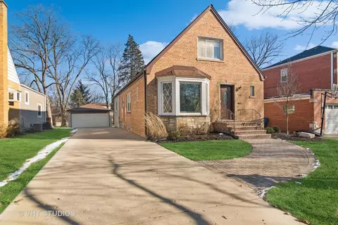 219 S I Oka Ave, Mount Prospect, IL 60056