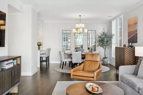 Dining - 10 E Delaware Pl #16E, Chicago, IL 60611 photo 1 of 5