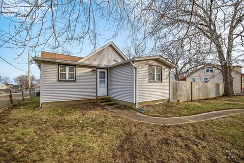 2920 Oakland Ln, Mchenry, IL 60050