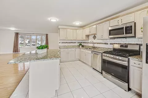Kitchen - 332 Lawn Ln, Des Plaines, IL 60016 photo 3 of 3