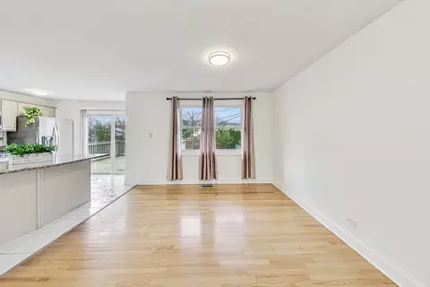 Living - 332 Lawn Ln, Des Plaines, IL 60016 photo 6 of 12