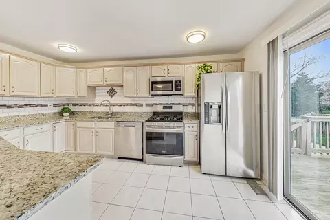 Kitchen - 332 Lawn Ln, Des Plaines, IL 60016 photo 1 of 3