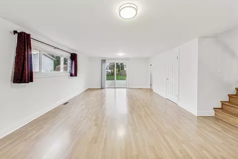 Living - 332 Lawn Ln, Des Plaines, IL 60016 photo 9 of 12
