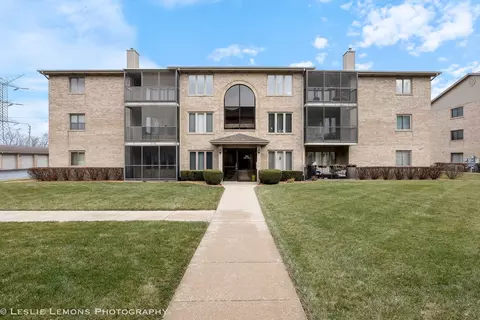 5041 W 139th Pl #409, Robbins, IL 60472