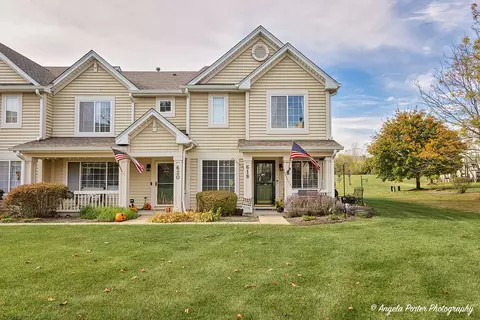 618 Key Largo Dr, Fox Lake, IL 60020