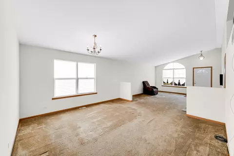 Living - 14949 Albany Ave, Markham, IL 60428 photo 4 of 5