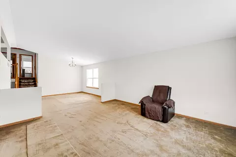 Living - 14949 Albany Ave, Markham, IL 60428 photo 3 of 5
