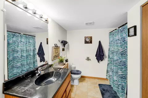 Bath - 14949 Albany Ave, Markham, IL 60428 photo 2 of 2