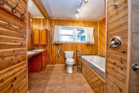 2016 Grandview Dr, Johnsburg, IL 60051 photo 12