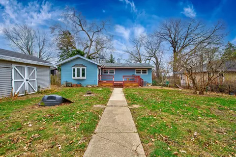 2016 Grandview Dr, Johnsburg, IL 60051 photo 4
