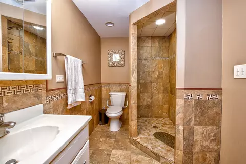 2016 Grandview Dr, Johnsburg, IL 60051 photo 18