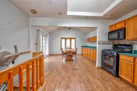 2016 Grandview Dr, Johnsburg, IL 60051 photo 9