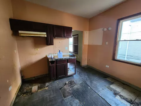 12210 S Lowe Ave, Chicago, IL 60628 photo 5