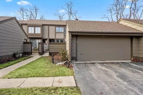 118 Aberdeen Ct #118, Geneva, IL 60134
