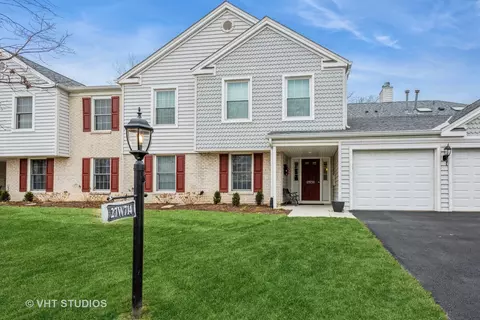 27 W714 Windermere Rd #3204, Winfield, IL 60190