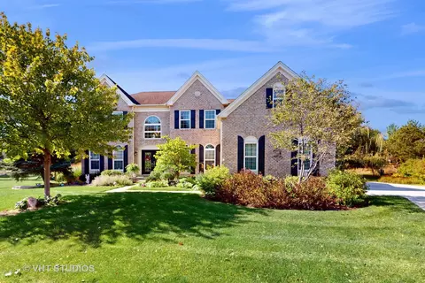 3503 Links Ct, Elgin, IL 60124