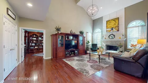 3503 Links Ct, Elgin, IL 60124 photo 4