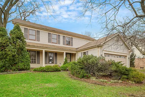 6 Cherrywood Dr, Schaumburg, IL 60194