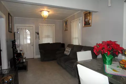 318 Trask St, Aurora, IL 60505 photo 7