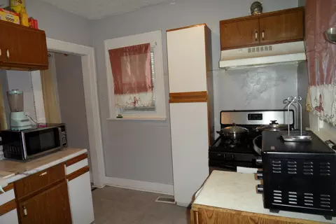 318 Trask St, Aurora, IL 60505 photo 14