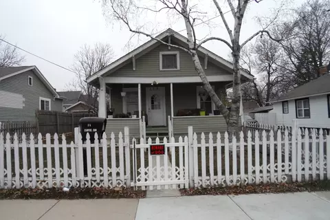 318 Trask St, Aurora, IL 60505 photo 2