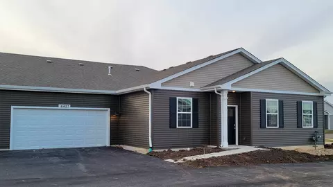 6427 Juniper Dr, Wonder Lake, IL 60097