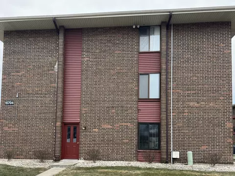 15704 Terrace Dr #R03, Oak Forest, IL 60452