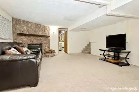 4214 Prairie Ave, Mchenry, IL 60050 photo 11